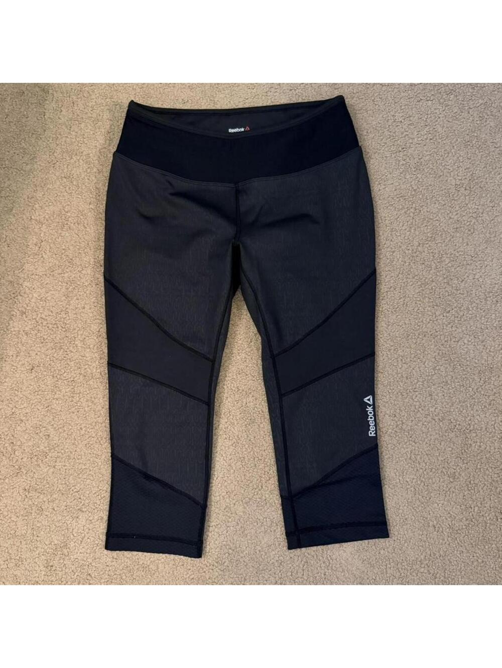 Reebok cropped black leggings Size M